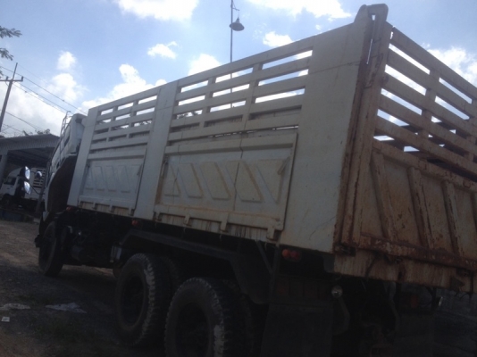 รถอีซูซุ  10  ล้อดั้ม  270  แรงม้า. ปี 50  ( รถวิ่ง 2xx,xxx กว่า กม. )  สนใจติดต่อ  081 - 6079515