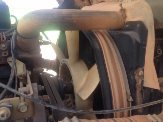 รถอีซูซุ  10  ล้อดั้ม  270  แรงม้า. ปี 50  ( รถวิ่ง 2xx,xxx กว่า กม. )  สนใจติดต่อ  081 - 6079515