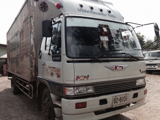 ขายรถ6ล้อFF3H รถห้าง195แรง ตู้แห้ง3บานยาว6.5ช่วงล่างใหญ่