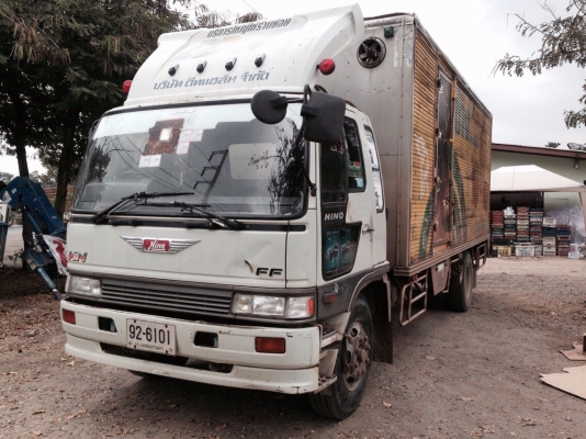 ขายรถ6ล้อFF3H รถห้าง195แรง ตู้แห้ง3บานยาว6.5ช่วงล่างใหญ่