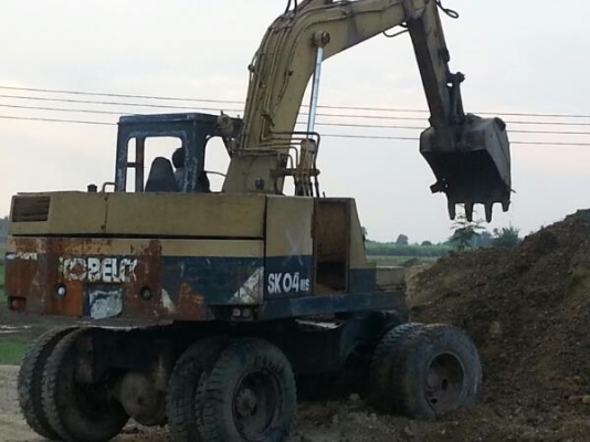 ขายด่วน รถขุด ล้อยาง โกเบ ขายด่วน รถขุด ล้อยาง โกเบ