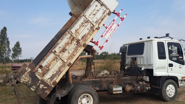 ขายดัมพ์6ล้อ อีซูซุDECA FRR195 ยาง8.25R16 แชชซีสวย พ.เพาเวอร์เบรคทิ๊ฟฟี่ แอร์เย็น 6HE1  กระบะดัมพ์5คิว