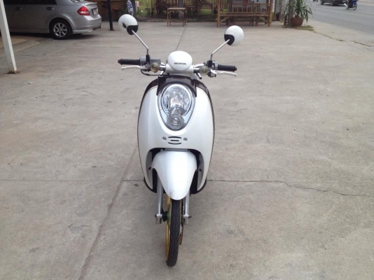 .ขาย ฮอนด้า สกู๊ปปี่ไอ สีน้ำตาล-ขาว ปี 53 สภาพเดิม ๆ