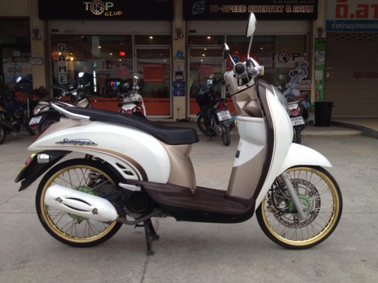 .ขาย ฮอนด้า สกู๊ปปี่ไอ สีน้ำตาล-ขาว ปี 53 สภาพเดิม ๆ