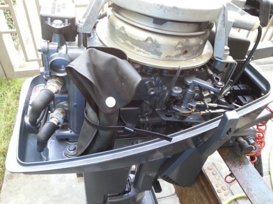 ขายเครื่องเรือ YAMAHA 8 HP , 15 HP หางสั้น