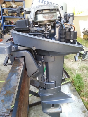 ขายเครื่องเรือ YAMAHA 8 HP , 15 HP หางสั้น