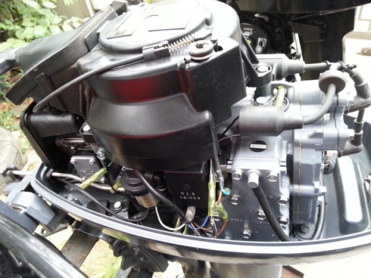 ขายเครื่องเรือ YAMAHA 8 HP , 15 HP หางสั้น