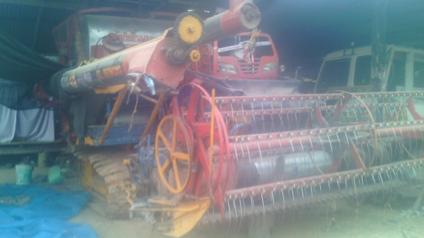 ขายรถเกี่ยวข้าวพร้อมเทรนเลอร์