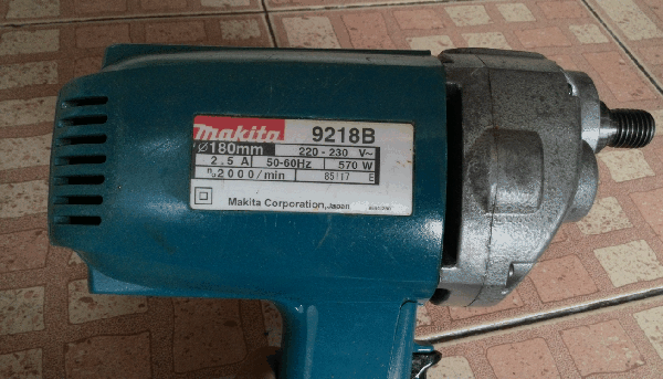ขายเครื่องขัดสี Makita 9218B
