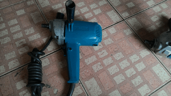 ขายเครื่องขัดสี Makita 9218B