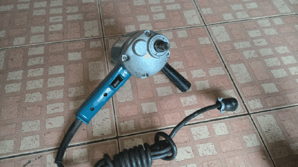 ขายเครื่องขัดสี Makita 9218B