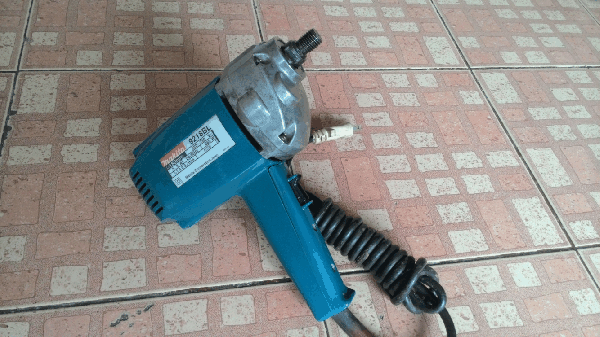 ขายเครื่องขัดสี Makita 9218BL