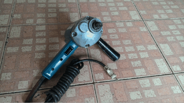 ขายเครื่องขัดสี Makita 9218BL