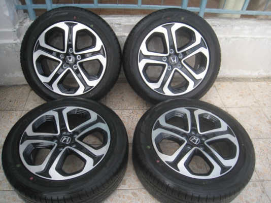 ขายล้อแม็กป้ายแดง HRV 17" พร้อมยางปี14 สนใจติดต่อเล็กคลองสามครับ 081-3747940