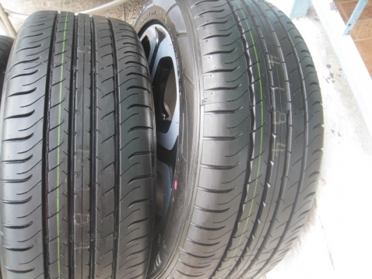 ขายล้อแม็กป้ายแดง HRV 17" พร้อมยางปี14 สนใจติดต่อเล็กคลองสามครับ 081-3747940