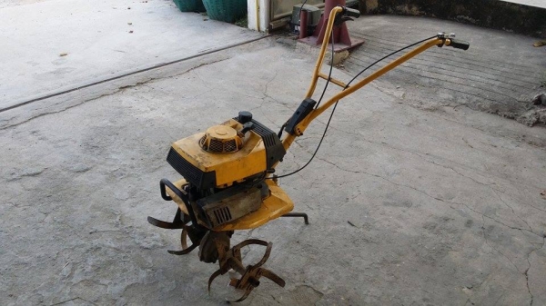 รถพรวนดิน KUBOTA เก่าญี่ปุ่น ขนาด 2.5 แรง เครื่องยนต์ติดง่าย สภาพสวย พร้อมใช้งาน รถพรวนดิน KUBOTA เก่าญี่ปุ่น ขนาด 2.5 แรง เครื่องยนต์ติดง่าย สภาพสวย พร้อมใช้งาน