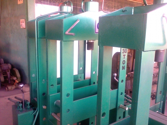 แท่นอัด  30 ตัน