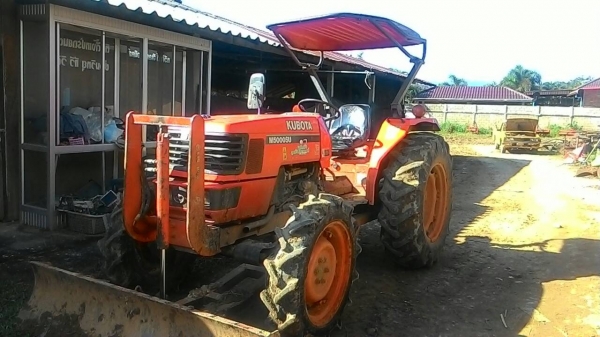 ขายรถ KUBOTA M5000 สภาพดีพร้อมใช้งานพร้อมอุปกรณ์3ชิ้นด้นหน้า,ผานพรวนและโรตารี่ 2 เมตร