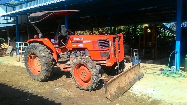 ขายรถ KUBOTA M5000 สภาพดีพร้อมใช้งานพร้อมอุปกรณ์3ชิ้นด้นหน้า,ผานพรวนและโรตารี่ 2 เมตร