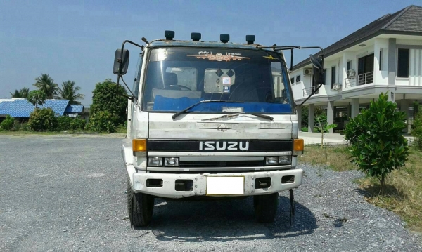 ขาย รถบรรทุก 6 ล้อ ISUZU 5.5ม 165แรง