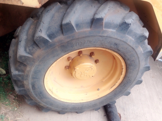 ขายด่วน รถตักหน้าขุดหลัง FOREDIL 40.13c รถบอดี้สวยมากๆครับทั้งภายนอกและภายใน รถตอนนี้จอดไม่ได้ใช้งาน สตาร์ทไม่ติดนะครับ แบตเตอรี่ไม่มี ขายตามสภาพนะครับ เอกสารสัญญาซื้อขาย ราคาต่อรองได้ครับ