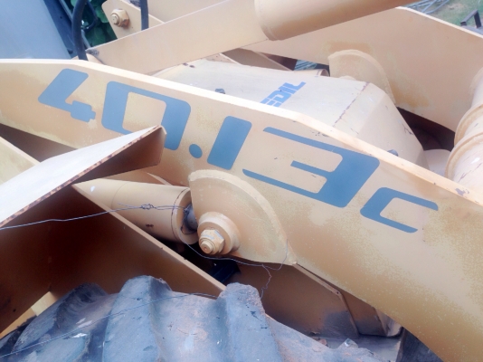 ขายด่วน รถตักหน้าขุดหลัง FOREDIL 40.13c รถบอดี้สวยมากๆครับทั้งภายนอกและภายใน รถตอนนี้จอดไม่ได้ใช้งาน สตาร์ทไม่ติดนะครับ แบตเตอรี่ไม่มี ขายตามสภาพนะครับ เอกสารสัญญาซื้อขาย ราคาต่อรองได้ครับ