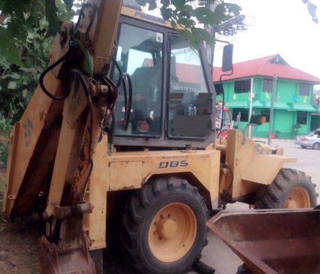 ขายด่วน รถตักหน้าขุดหลัง FOREDIL 40.13c รถบอดี้สวยมากๆครับทั้งภายนอกและภายใน รถตอนนี้จอดไม่ได้ใช้งาน สตาร์ทไม่ติดนะครับ แบตเตอรี่ไม่มี ขายตามสภาพนะครับ เอกสารสัญญาซื้อขาย ราคาต่อรองได้ครับ