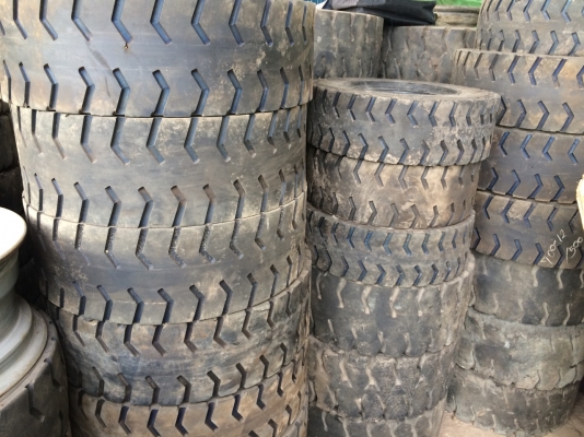 ยางตัน,ยางลม/โฟล์คลิฟท์  มีทั้งใหม่และเก่าญี่ปุ่น