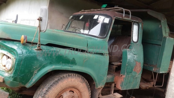 รถบรรทุก 6 ล้อ หัวยาว ยี่ห้อ TOYOTA ปีจดทะเบียน 2509 145 แรงม้า