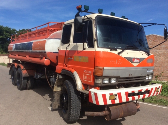 HINO FM 227แท้ รถน้ำมัน(2เพลา) เครื่อง220แรง เกียร์พิเศษมี Lo-high พร้อมระบบลากพ่วง ครัทซีเดิมๆสวยมาก ยางดี เครื่องดี รถแห้งๆเดิม ขาย 850,000 บาท