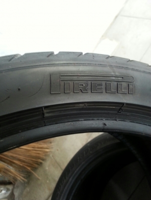 ลดถูกๆ 2000 ขาย 255/35R19 Pirelli Pzero ยางปี11 ดอกยางลึก  ใช้งานได้ดี  ดอกยางไม่แข็ง ไม่มีปะ  สวยทั้งคู่ ขายถูกๆครับ  ขาย 1 คู่ราคา 3,000