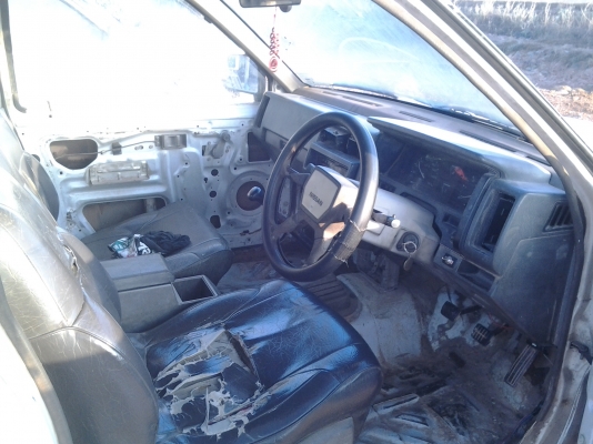 NISSAN BIG M 2.5 ฝาแดง รถฉุกเฉินพร้อมยกครับ หาอยู่พร้อมใช้เลย โนบุ๊คนะครัชพี่น้อง