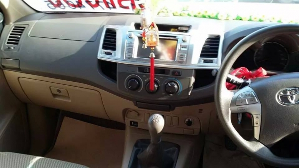 ขายดาวน์ด่วน 2013 TOYOTA, HILUX VIGO 2.5E DOUBLE CAB VN Turbo รถบ้านแท้วิ่งน้อยมาก สภาพป้ายแดง