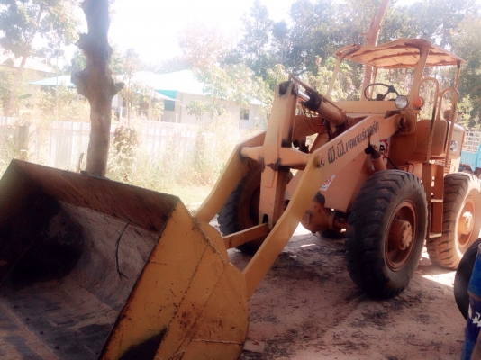 KOMATSU JH 30 รถตักล้อยาง สวยเดิมๆสีสันดีพร้อมใช้งาน เครื่องแน่นดีแห้งดีไม่มีเยิ้มครับ เกียร์ไม่มีหลุด คอนโทรลง่ายคล่องต้วทิ่ ช่วงล่างแน่นดี เอกสารสัญญาซื้อขาย ราคาต่อรองได้ครับ