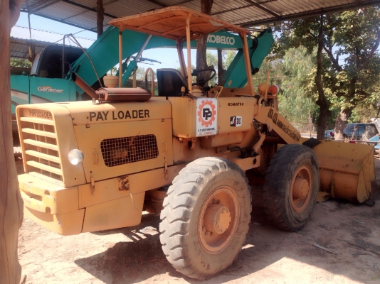 KOMATSU JH 30 รถตักล้อยาง สวยเดิมๆสีสันดีพร้อมใช้งาน เครื่องแน่นดีแห้งดีไม่มีเยิ้มครับ เกียร์ไม่มีหลุด คอนโทรลง่ายคล่องต้วทิ่ ช่วงล่างแน่นดี เอกสารสัญญาซื้อขาย ราคาต่อรองได้ครับ