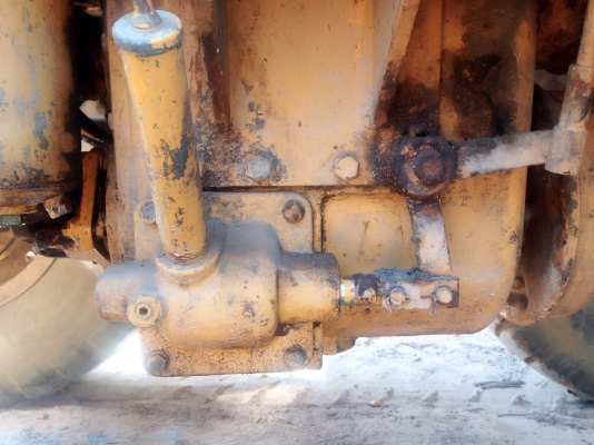 KOMATSU JH 30 รถตักล้อยาง สวยเดิมๆสีสันดีพร้อมใช้งาน เครื่องแน่นดีแห้งดีไม่มีเยิ้มครับ เกียร์ไม่มีหลุด คอนโทรลง่ายคล่องต้วทิ่ ช่วงล่างแน่นดี เอกสารสัญญาซื้อขาย ราคาต่อรองได้ครับ