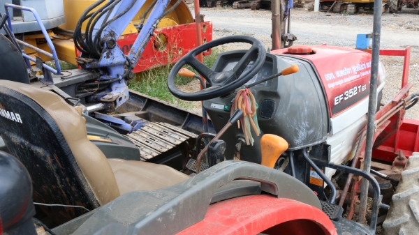 แทรกเตอร์ยันมาร์ EF 352 T EX พร้อมโรตารี่ พร้อมใช้ครับ แทรกเตอร์ยันมาร์ EF 352 T EX พร้อมโรตารี่ พร้อมใช้ครับ