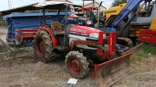 แทรกเตอร์ยันมาร์ EF 352 T EX พร้อมโรตารี่ พร้อมใช้ครับ แทรกเตอร์ยันมาร์ EF 352 T EX พร้อมโรตารี่ พร้อมใช้ครับ
