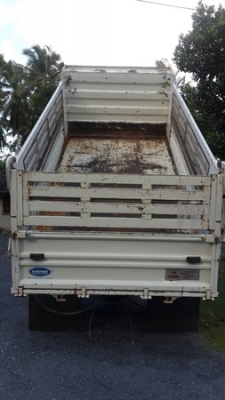 รถบรรทุก 6 ล้อดัมพ์ ยี่ห้อ ISUZU FRR90HM 190  แรงม้า   ปีจดทะเบียน 2555