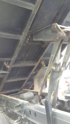 รถบรรทุก 6 ล้อดัมพ์ ยี่ห้อ ISUZU FRR90HM 190  แรงม้า   ปีจดทะเบียน 2555