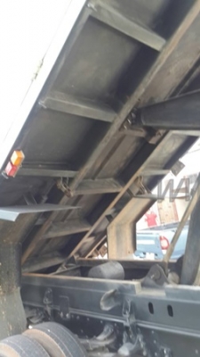 รถบรรทุก 6 ล้อดัมพ์ ยี่ห้อ ISUZU FRR90HM 190  แรงม้า   ปีจดทะเบียน 2555