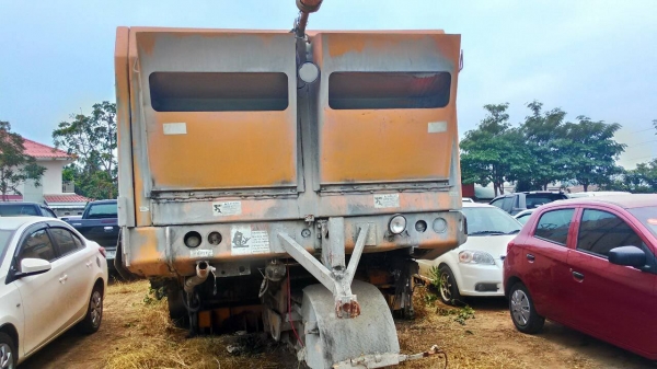 ขายรีไซคลิ่ง รถขูดถนน และรถมิกซ์