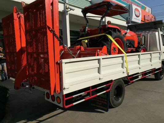 บริการขนส่งรถไถ แทรกเตอร์ และอุปกรณ์ต่อพ่วงโดยทีมงานมืออาชีพ  คิดค่าขนตามระยะทาง ราคาพิเศษ พูดคุยกันได้ครับผม