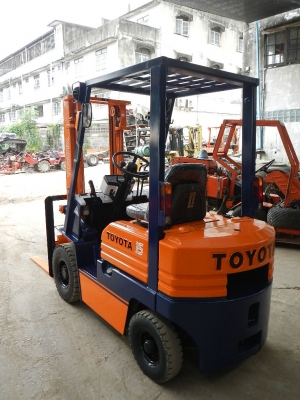 ขายรถยก FORKLIFT TOYOTA 5FG15 1.5 TON พร้อมใช้งาน ขายรถยก FORKLIFT TOYOTA 5FG15 1.5 TON พร้อมใช้งาน
