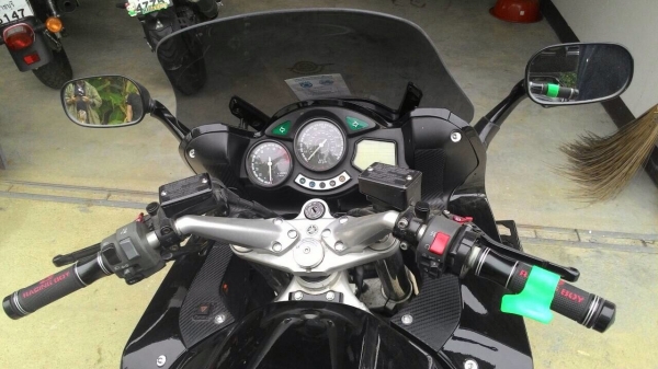 ธารนนทบุรี///ขาย yamaha fjr1300 ปี2003 สวยๆเดิมๆ พร้อมออกทริปหน้าหนาวกันยาวๆครับ ระบบไฟสมบูรณ์ทุกจุด ระบบเครื่องสมบูรณ์ ราคา 365,000 บาท ทะเบียนแท้ๆครับ