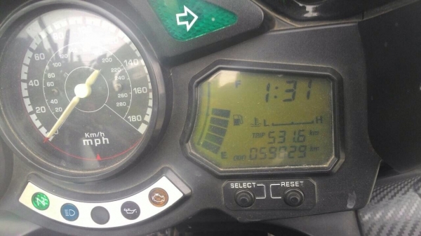 ธารนนทบุรี///ขาย yamaha fjr1300 ปี2003 สวยๆเดิมๆ พร้อมออกทริปหน้าหนาวกันยาวๆครับ ระบบไฟสมบูรณ์ทุกจุด ระบบเครื่องสมบูรณ์ ราคา 365,000 บาท ทะเบียนแท้ๆครับ