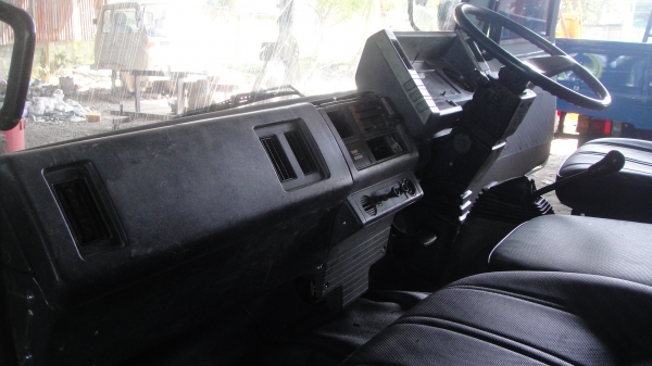 หัวรถ ISUZU ROCKY สีใหม่ เบาะใหม่ สวยๆ ใส่6ล้อ 10ล้อ ราคาถูก