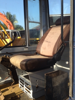 ขายด่วน รถขุด KOMATSU PC60-5  เก่าในสภาพสวย อาร์มพิเศษ  มีลายหัวกระแทก