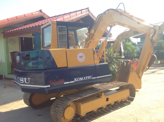 ขายด่วน รถขุด KOMATSU PC60-5  เก่าในสภาพสวย อาร์มพิเศษ  มีลายหัวกระแทก