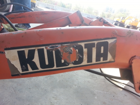 ชุดตักหน้า kubota เก่าญี่ปุ่นเพิ่งออกจากตู้อุปกรณ์ครบ 46000 บาท